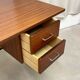 Bureau moderniste en bois et métal