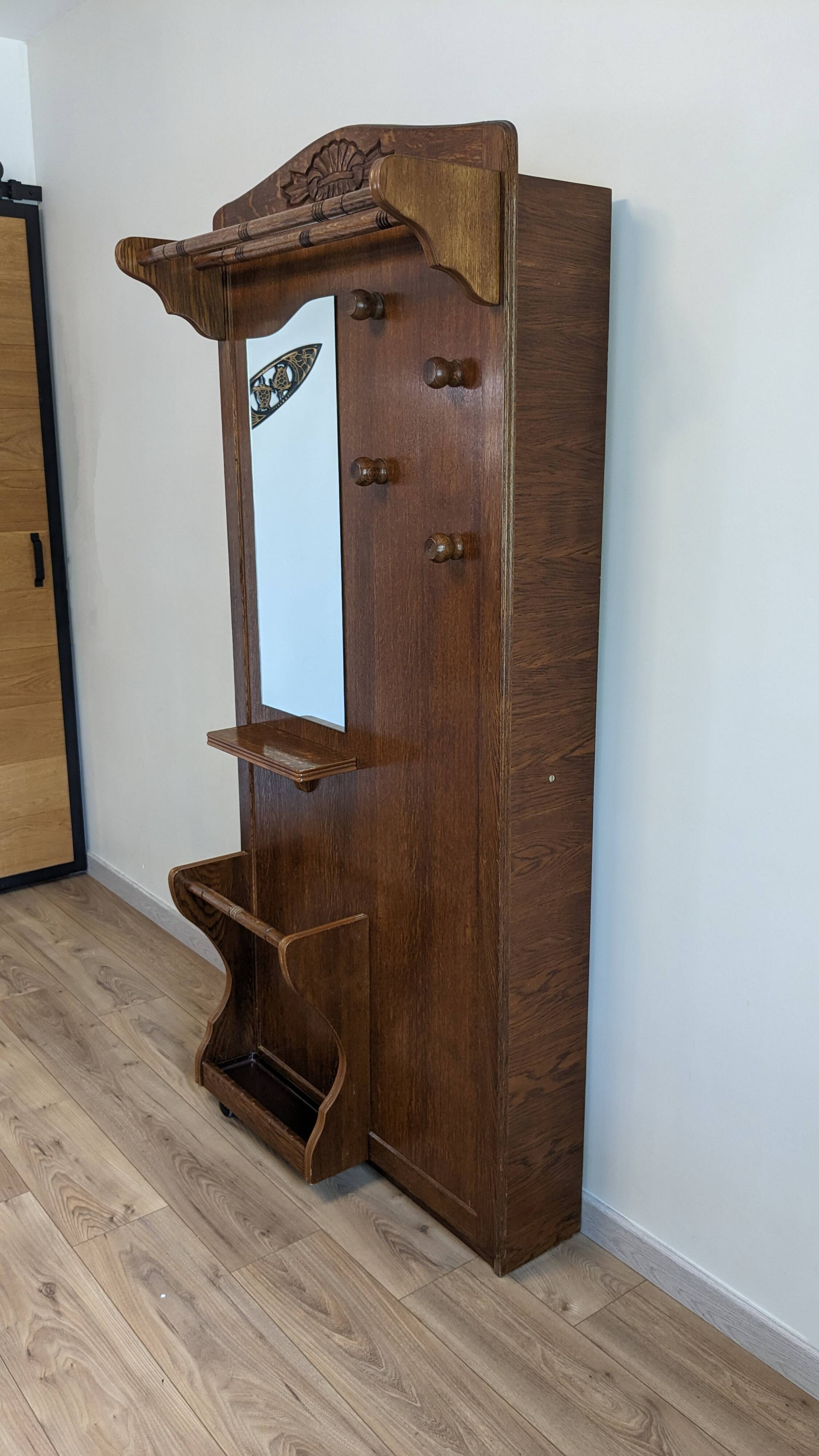 Solid wood opening entrance cabinet