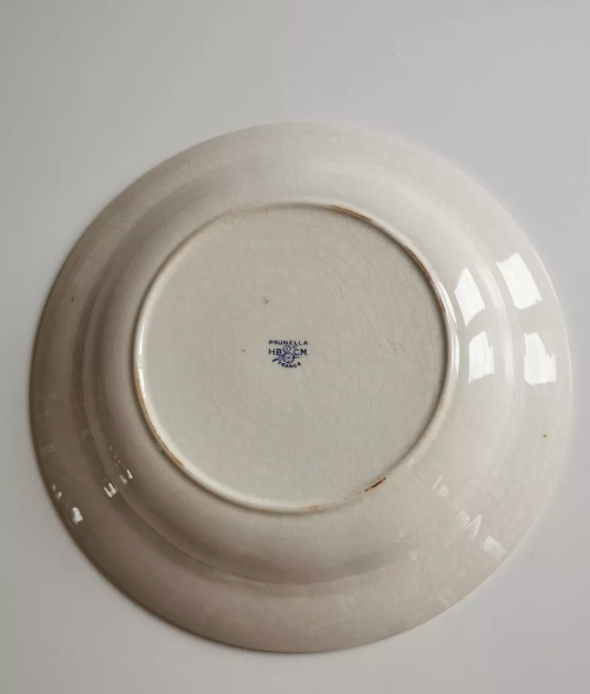 Round earthenware dish HBCM Hippolyte Boulenger Creil Montereau model Prunella