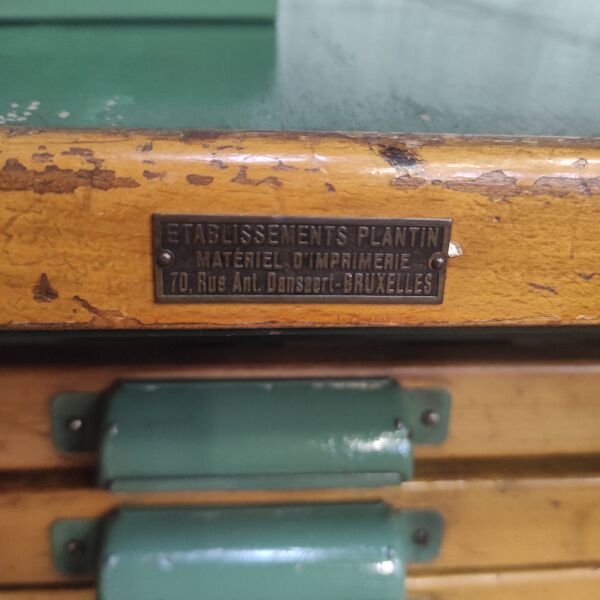 Meuble d'imprimante Plantin   Meuble de type vintage avec 20 tiroirs et tiroir supplémentaire