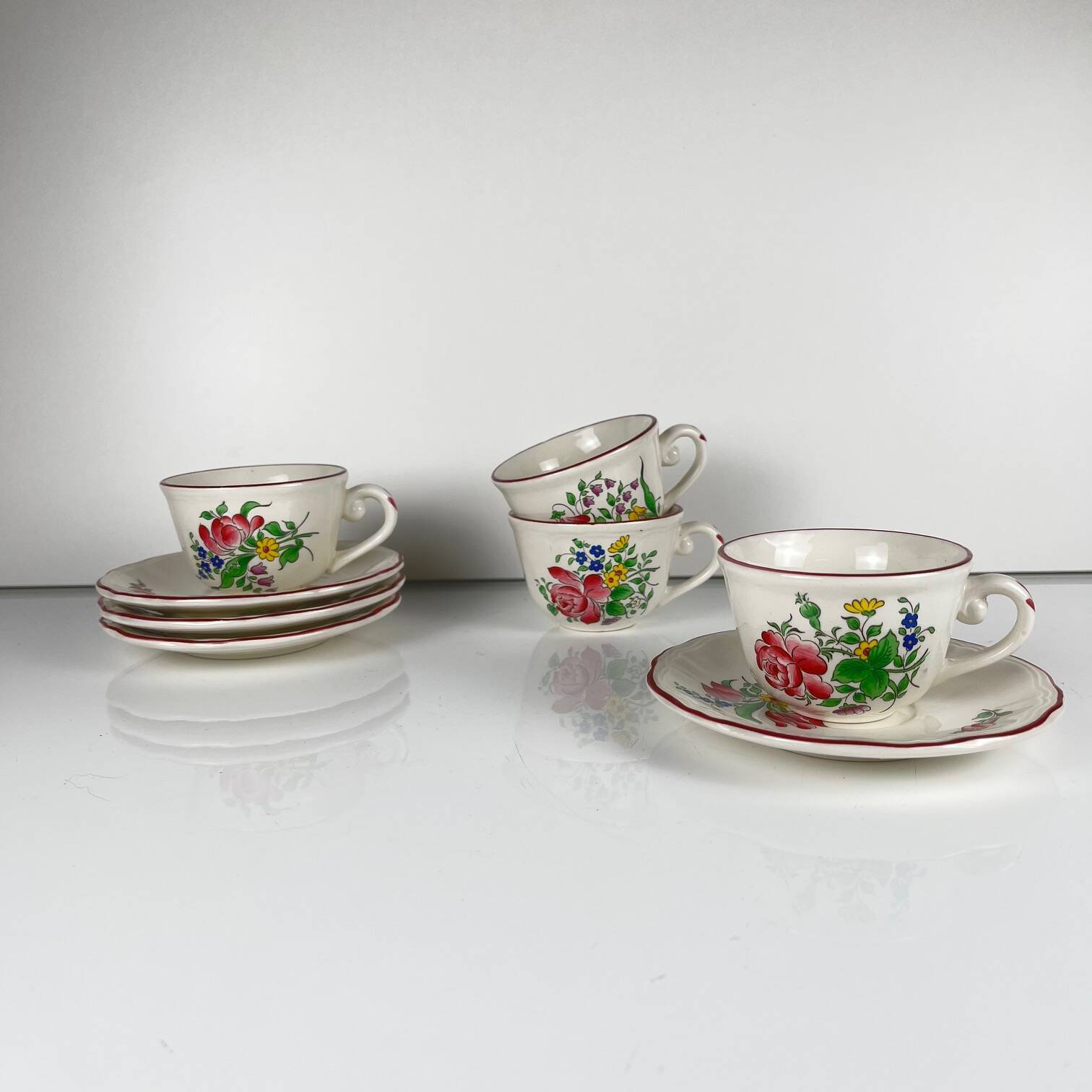 Set of 4 coffee cups with saucers model Réverbère by KG Lunéville