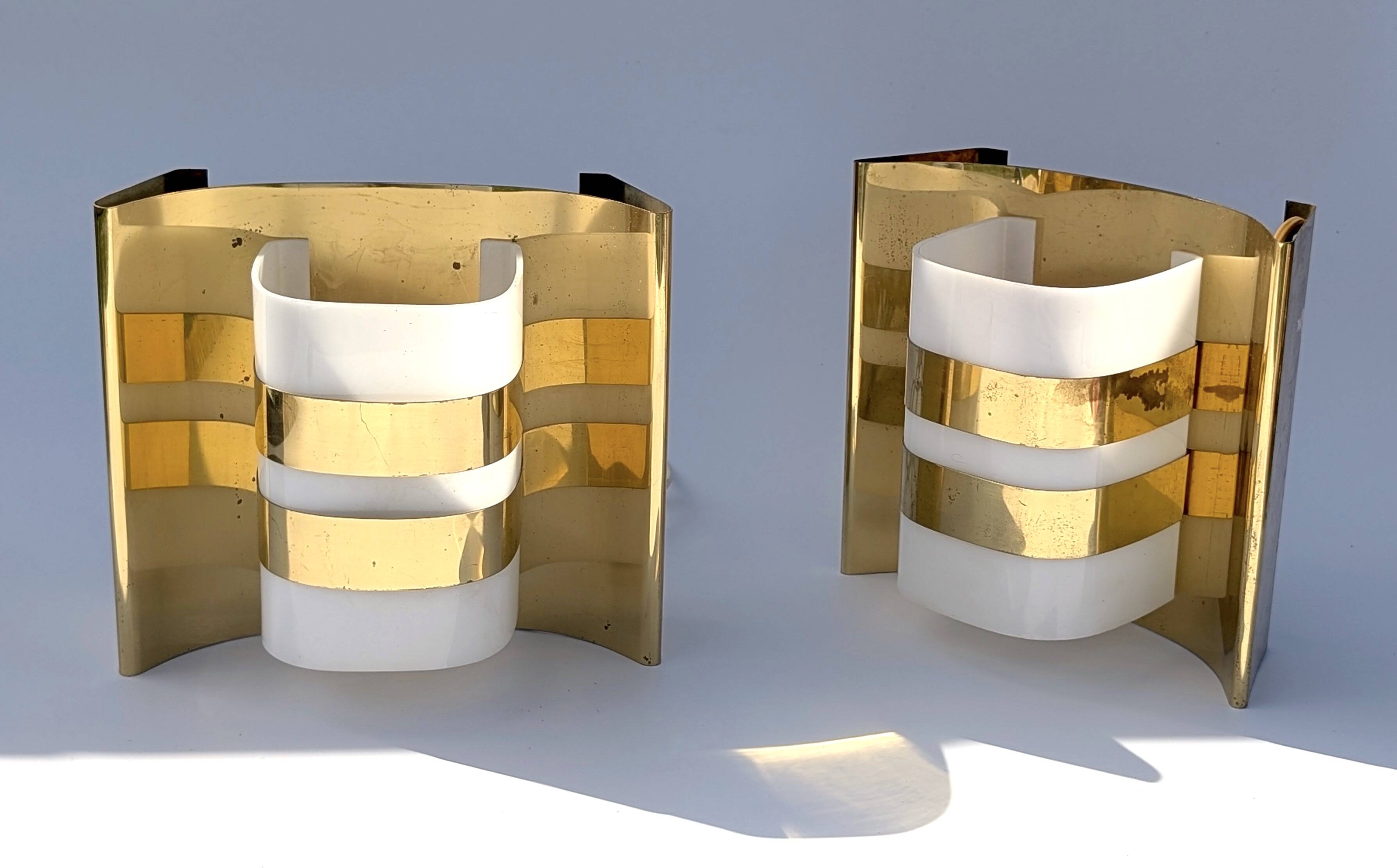 Pair of Hans-Agne Jakobsson V334/1 wall lamps in brass and opaline plastic