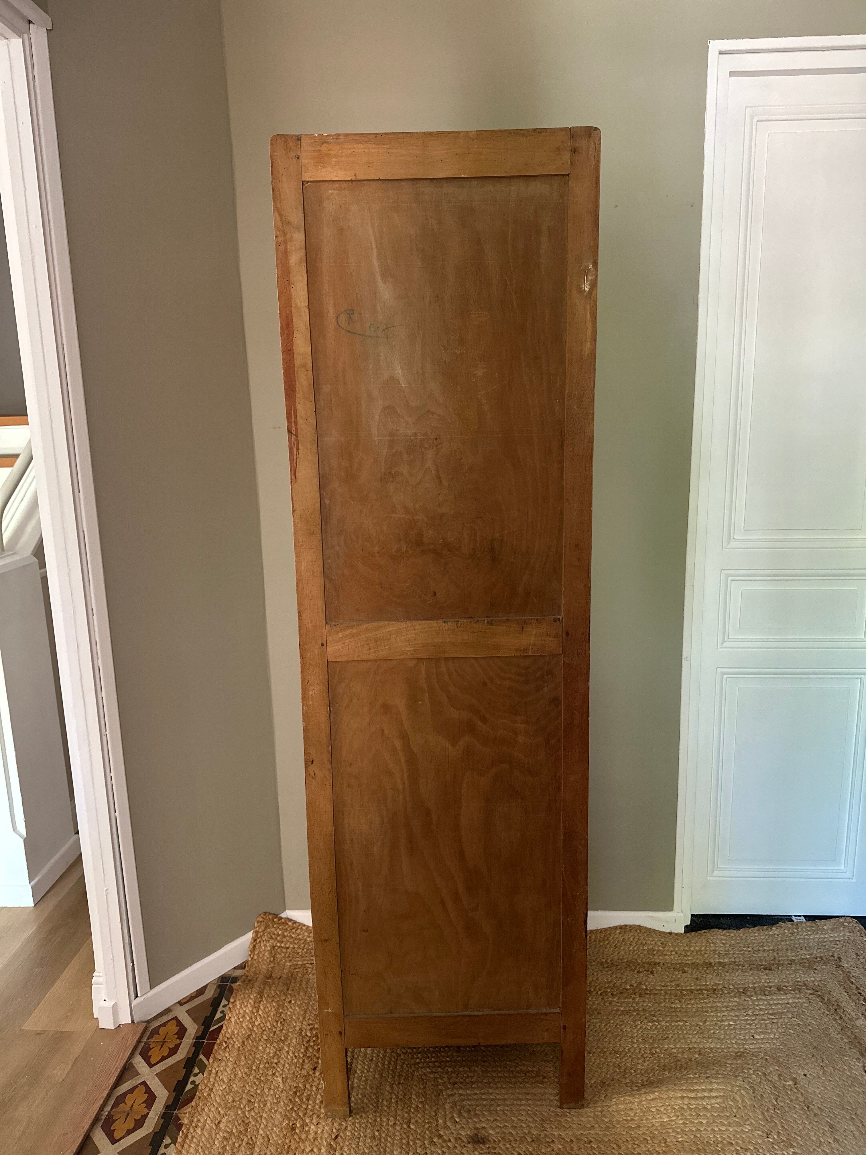 Parisian wardrobe bonnetière