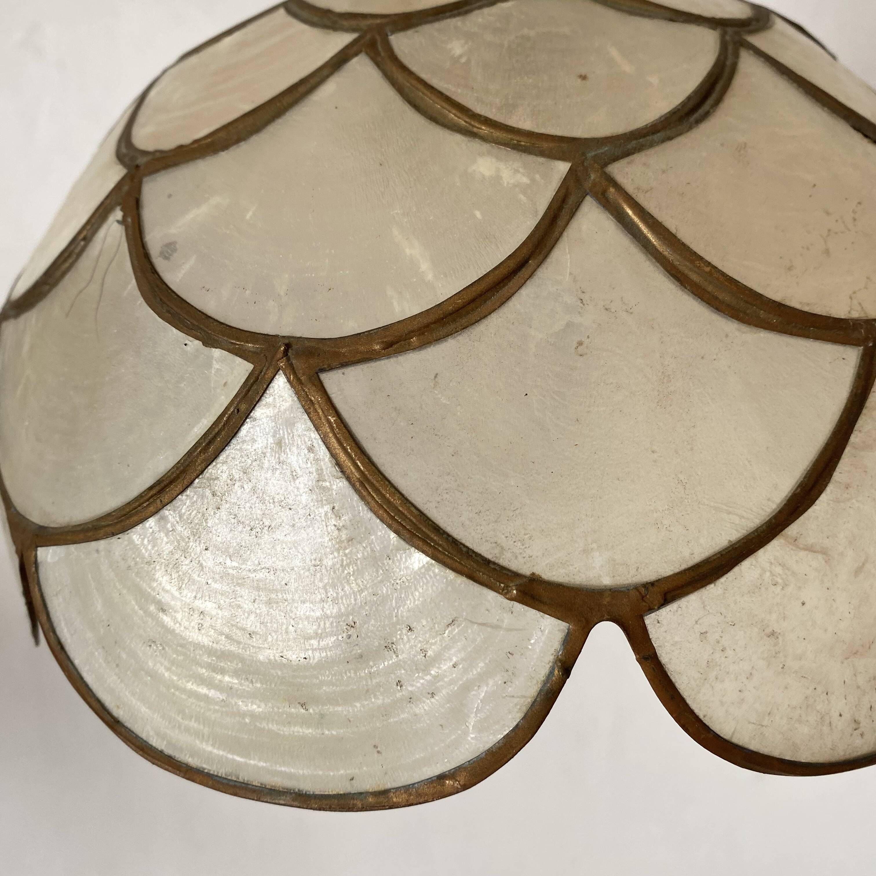 Vintage suspension in mother-of-pearl and brass