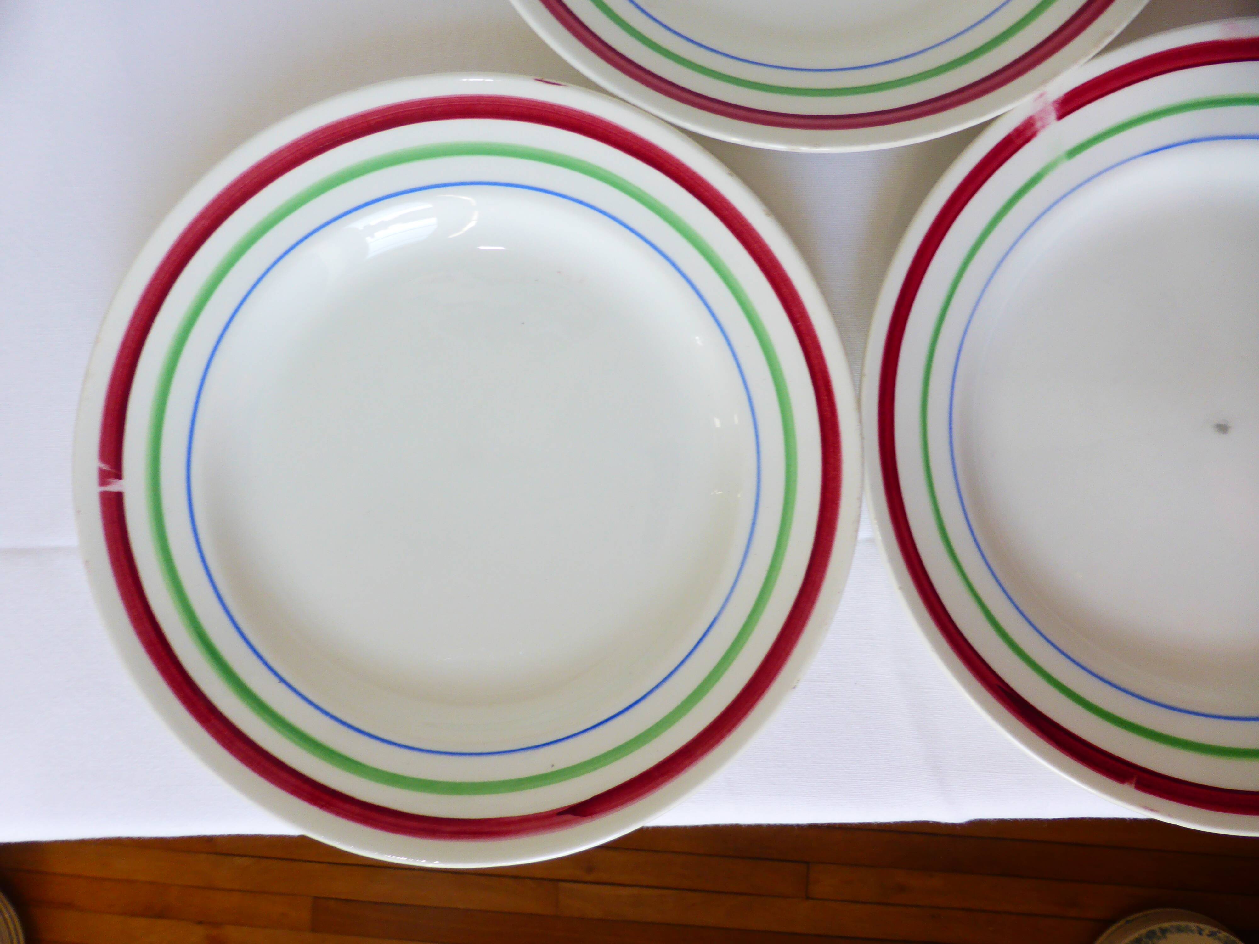 3 vintage porcelain dinner plates 220534