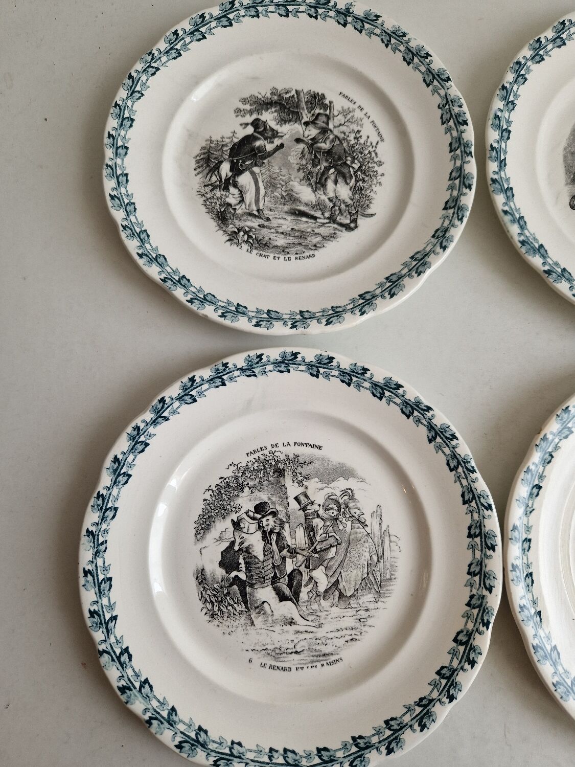 Set of 4 plates "the fables of La Fontaine" Digoin Sarreguemines