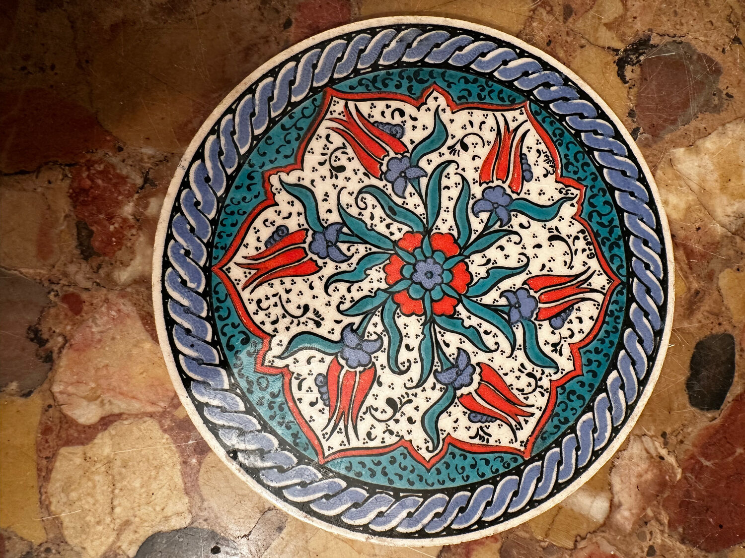 Trivet with tulip decoration - Vintage Turkish ceramic