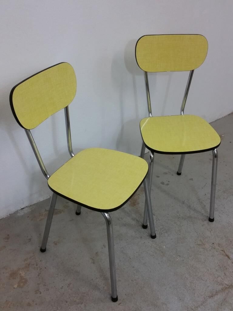 Table and chairs in formica yellow