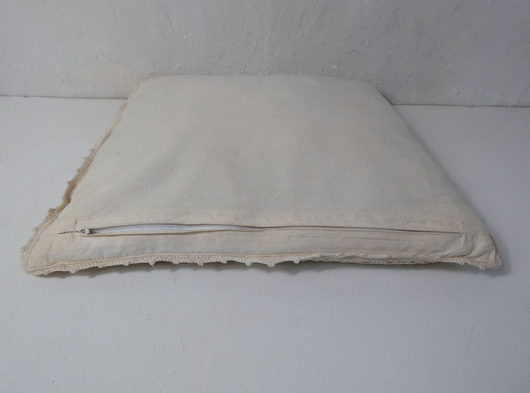 Coussins au crochet écru vintage