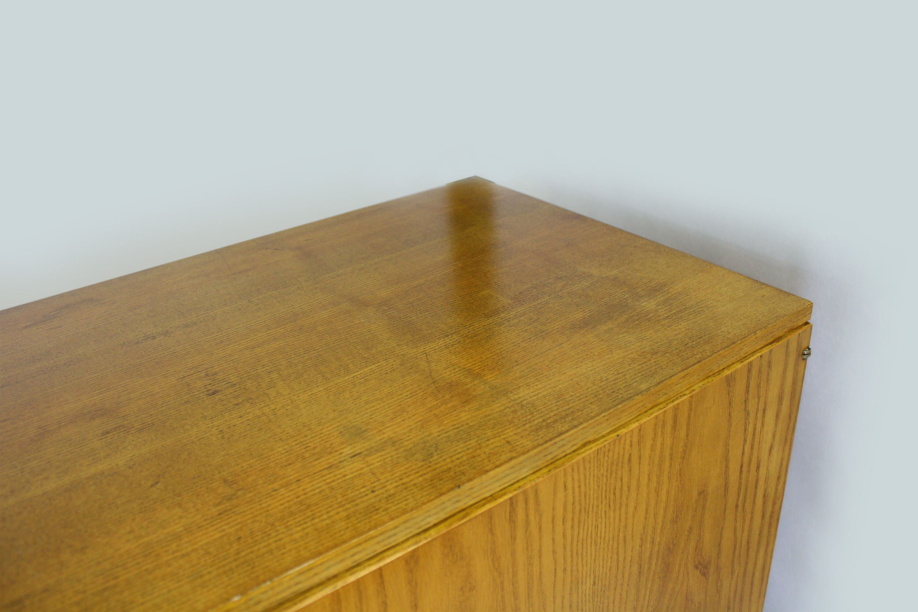 Armoires en frêne par Jitona en 1965