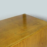 Armoires en frêne par Jitona en 1965