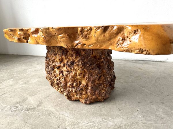 Table basse ''forme libre'' en orme massif