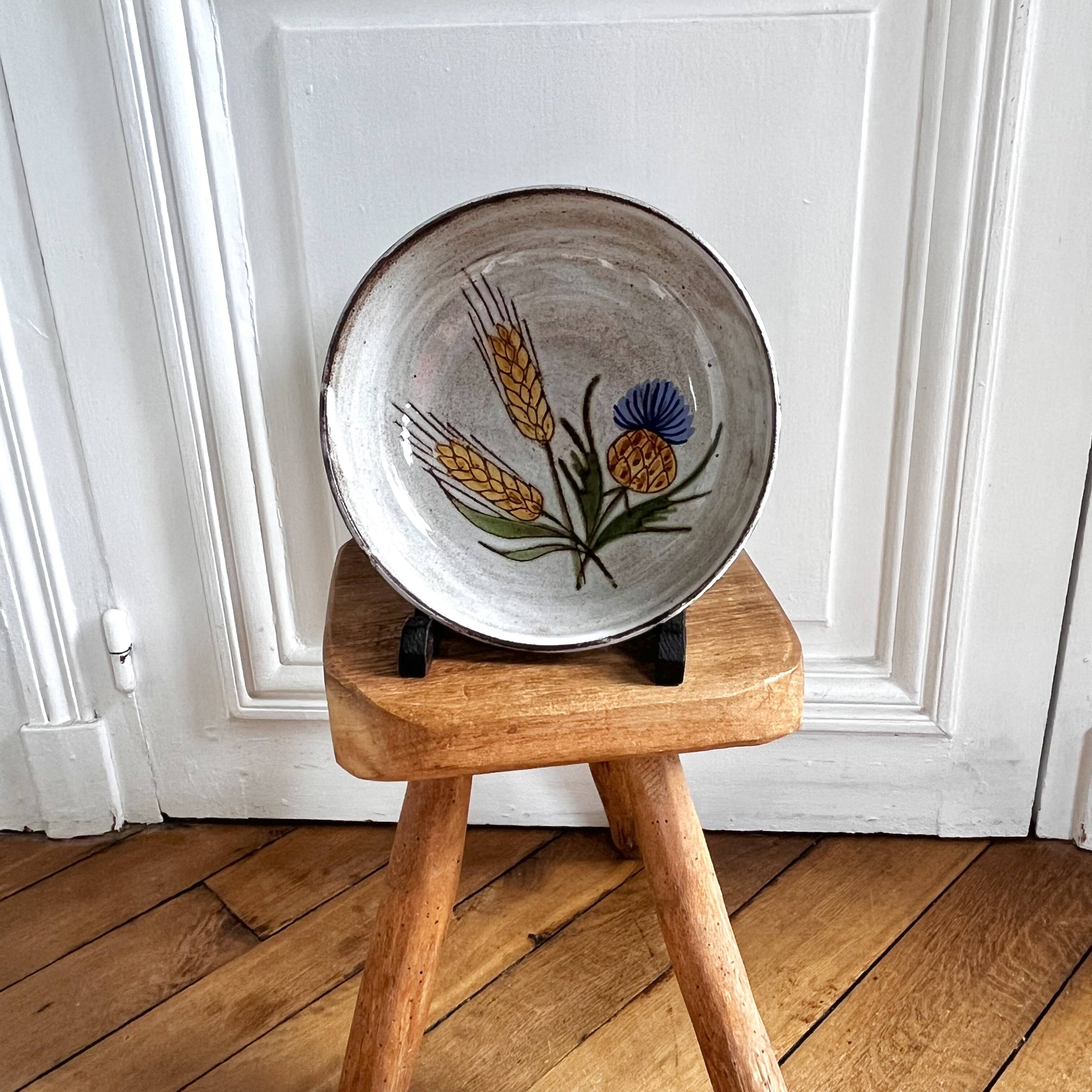 Thistle and ears of wheat salad bowl