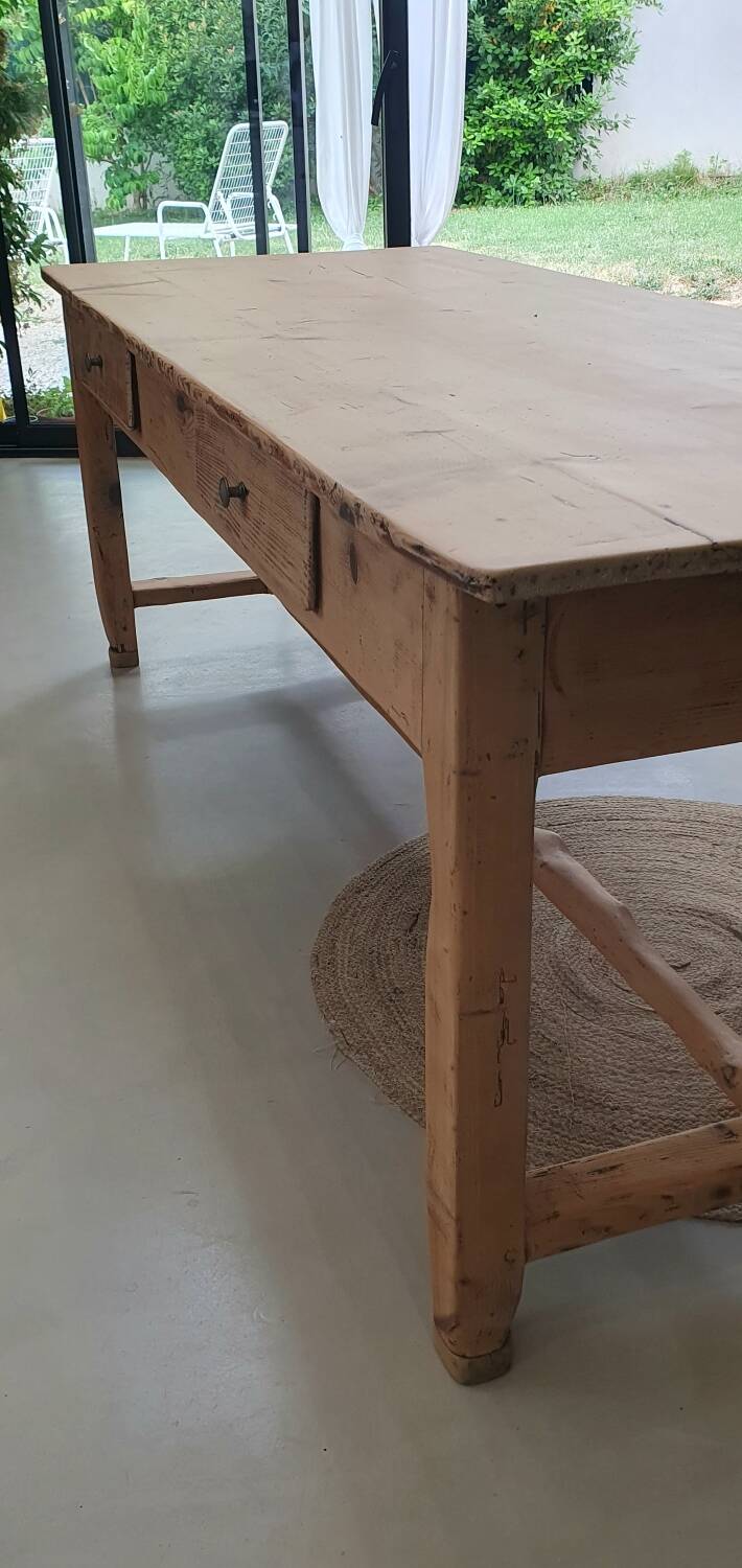 Farmhouse table