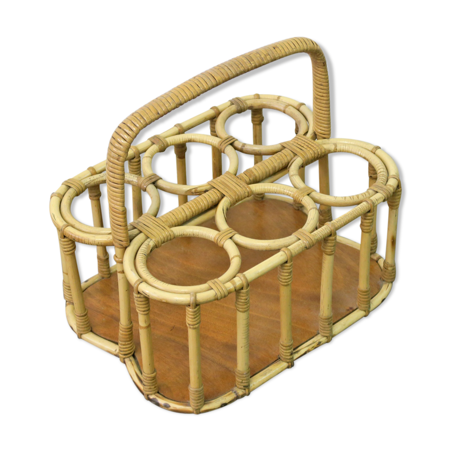 Door bottles in ratin