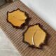 2 assiettes « feuille » céramique jaune