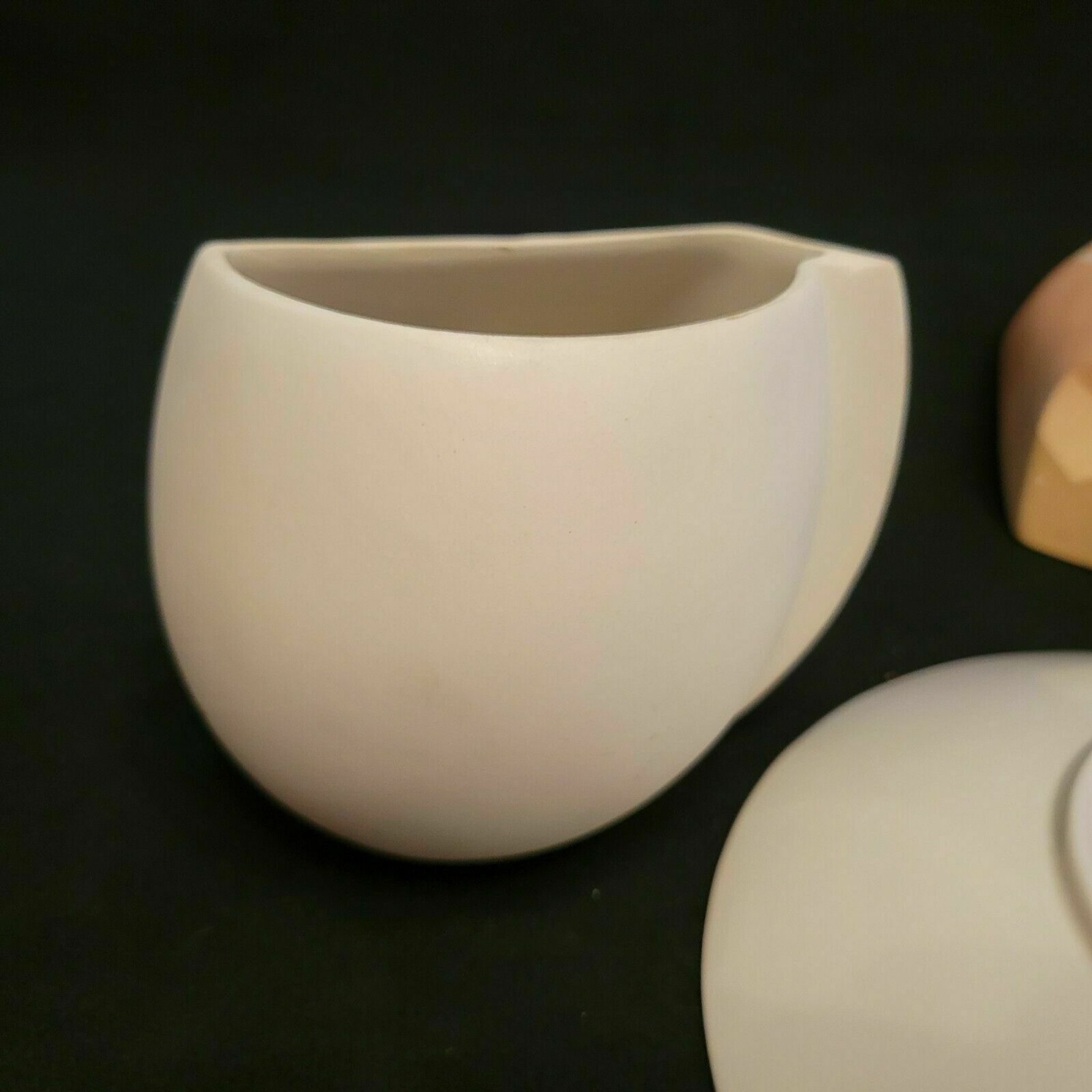 3 pieces in contemporary modernist ceramic Elaine Dick