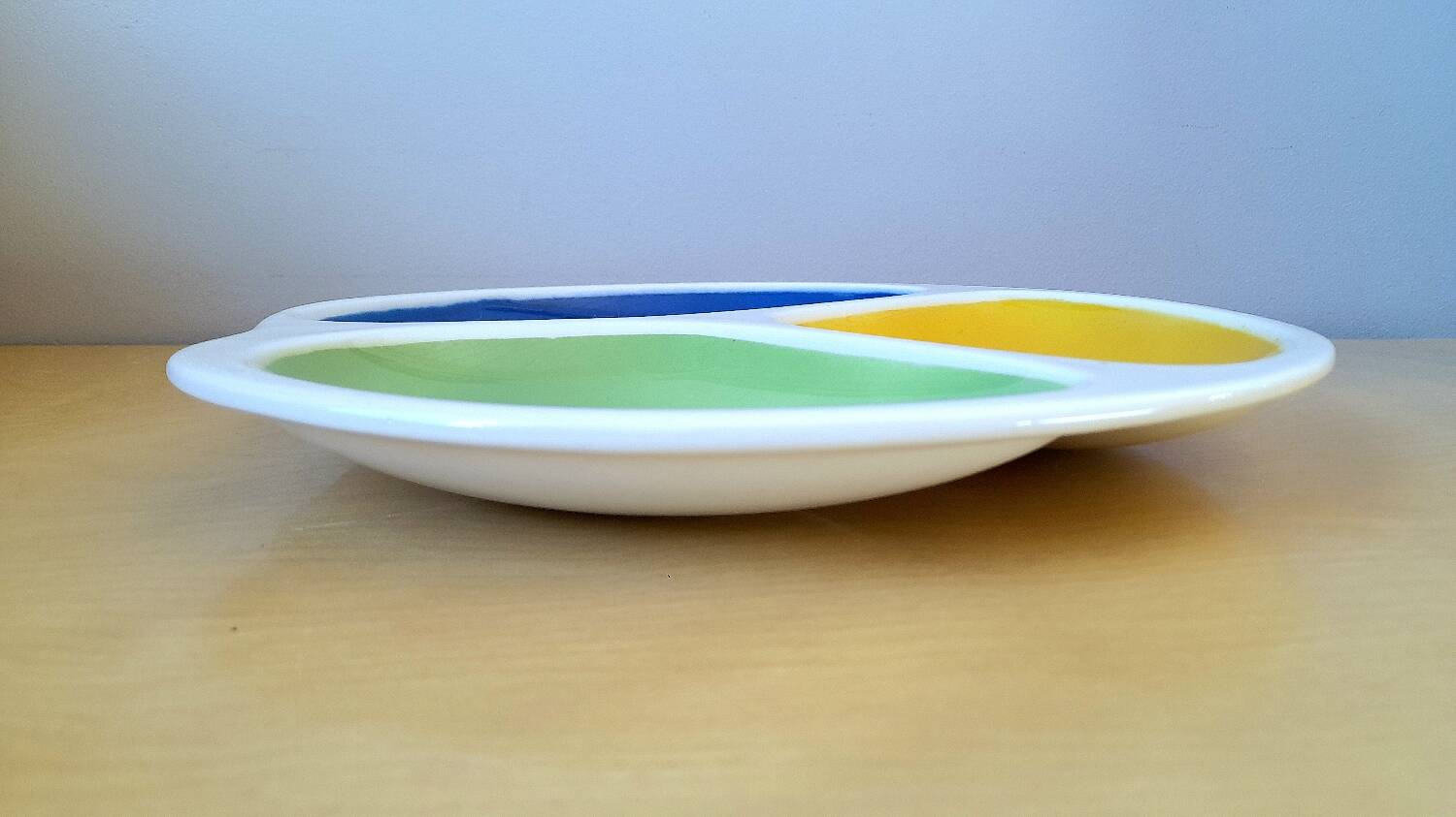 Gien earthenware appetizer dish, 1980.