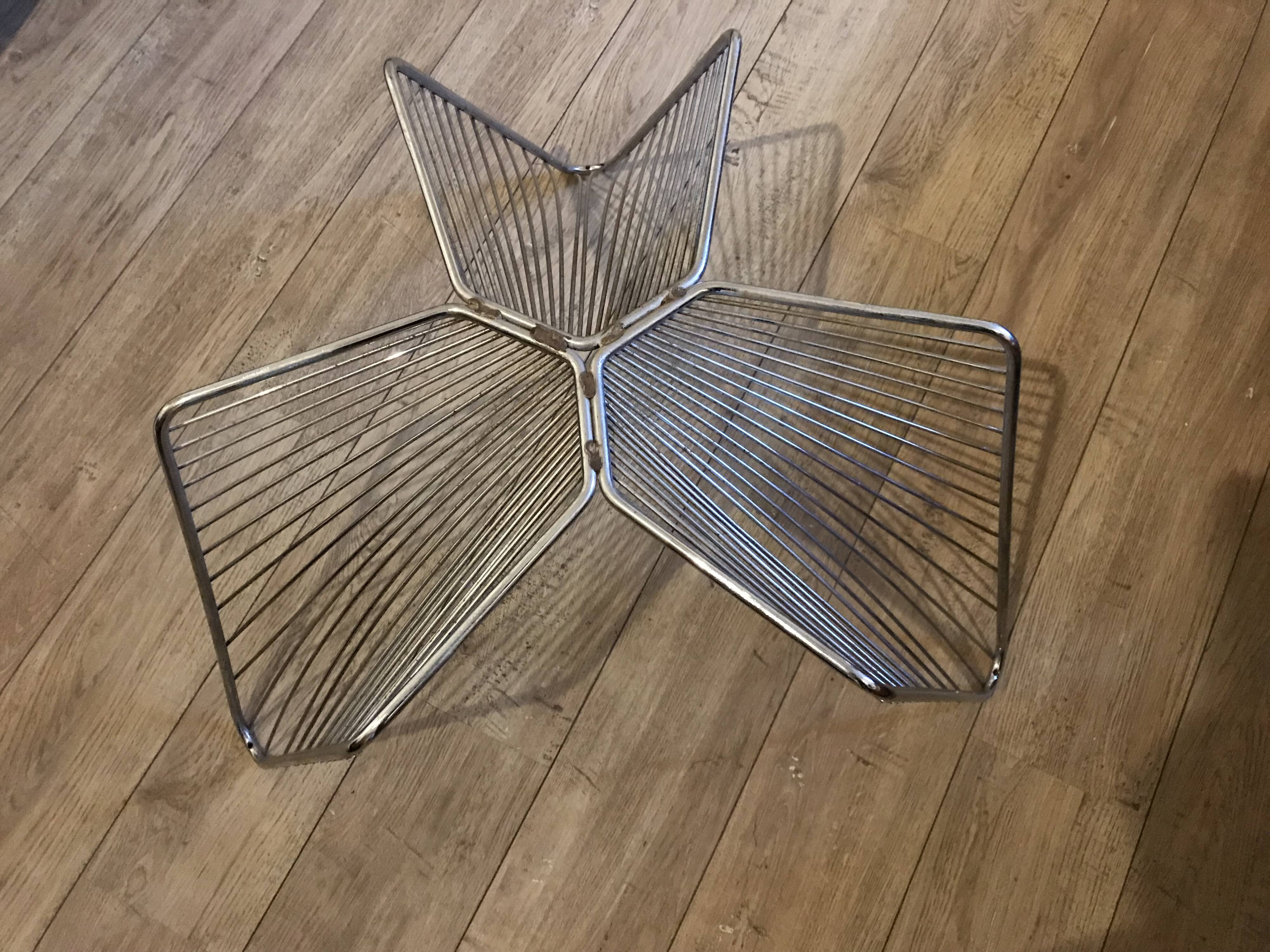 Vintage 1970's coffee table in chrome steel wire and smoked glass