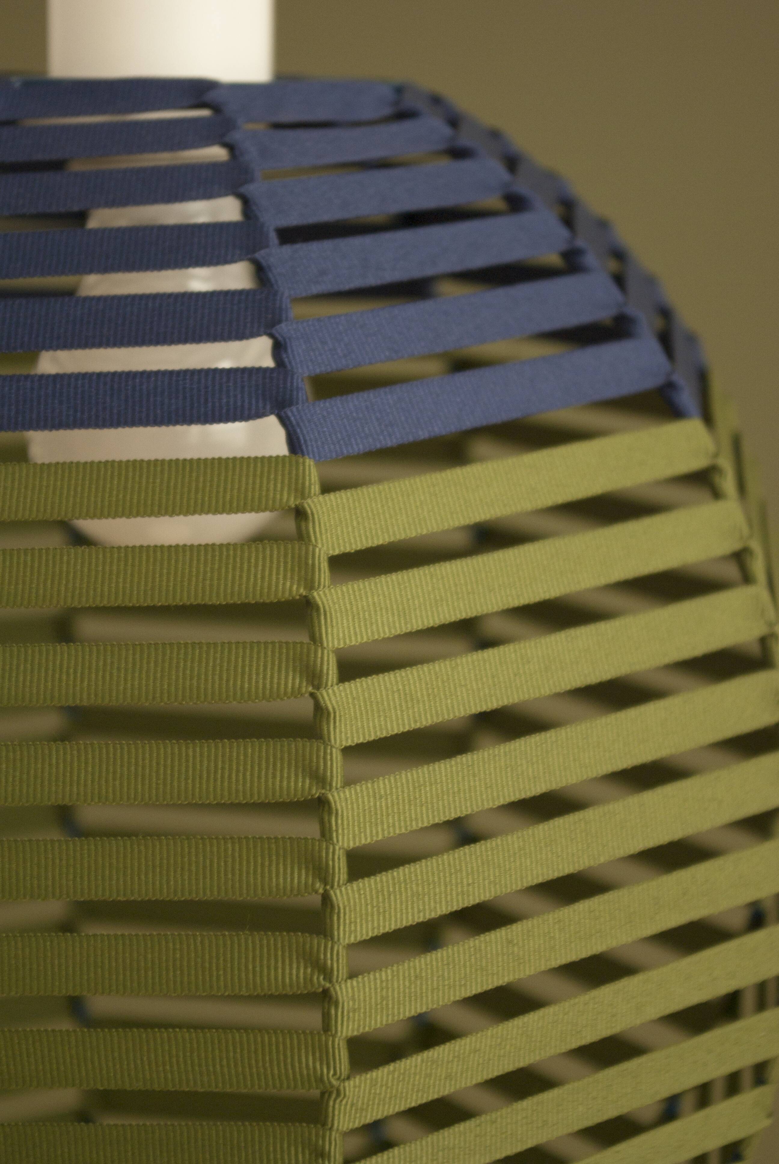 Suspension boule tissée sur structure en métal / D 27cm