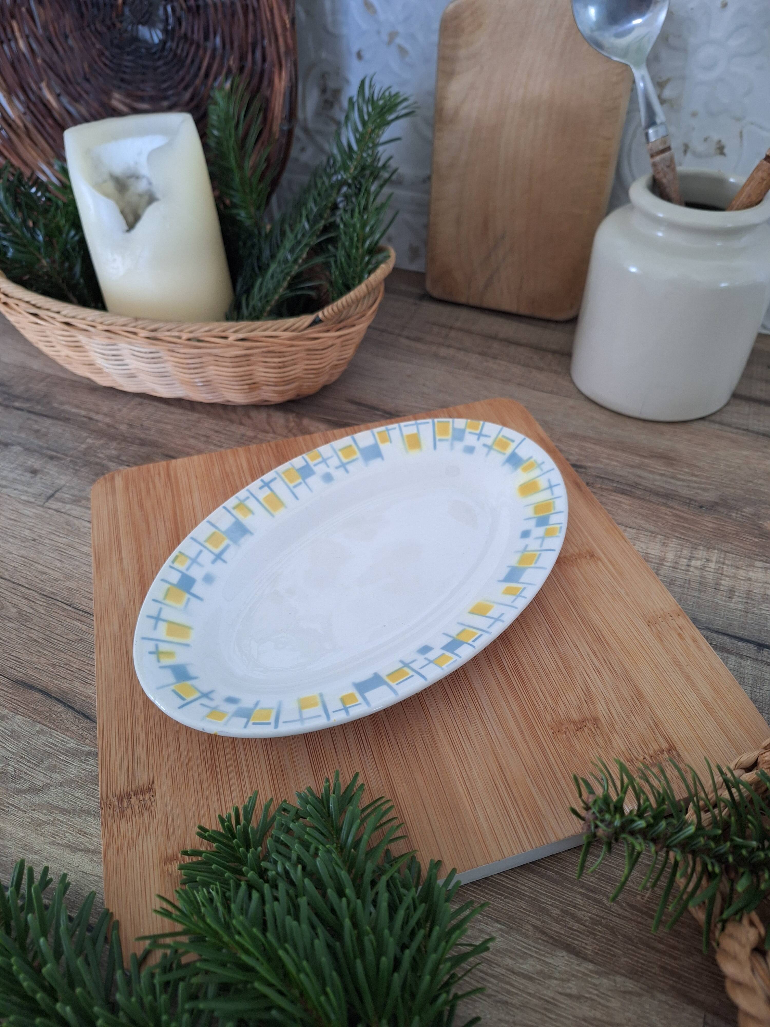 Yellow and blue dish from L'Amandinoise