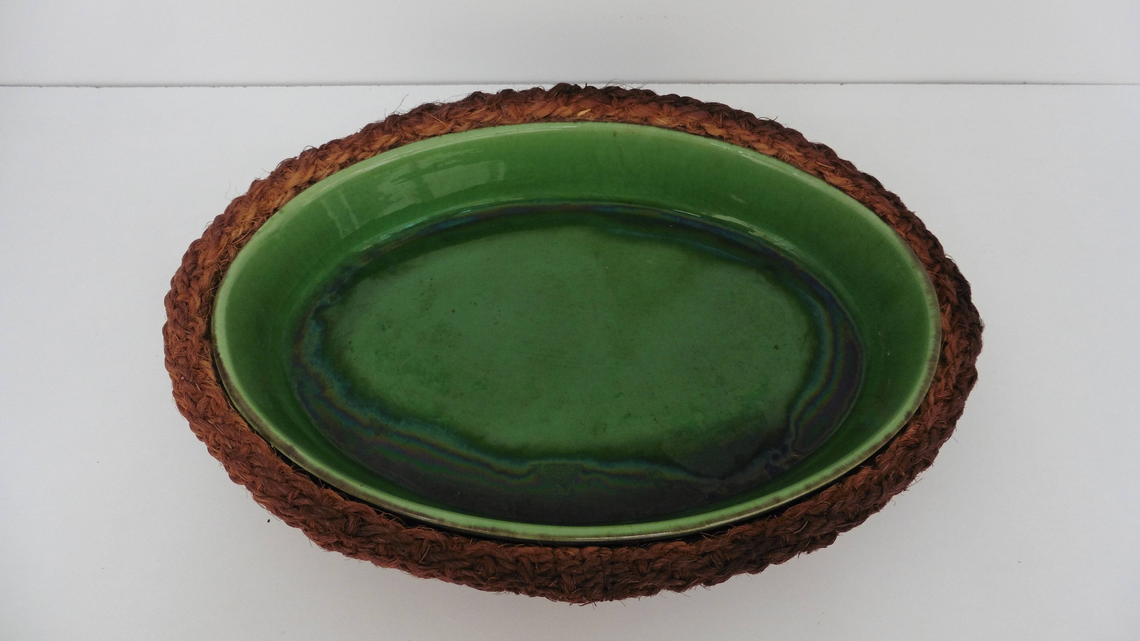 Enameled dish