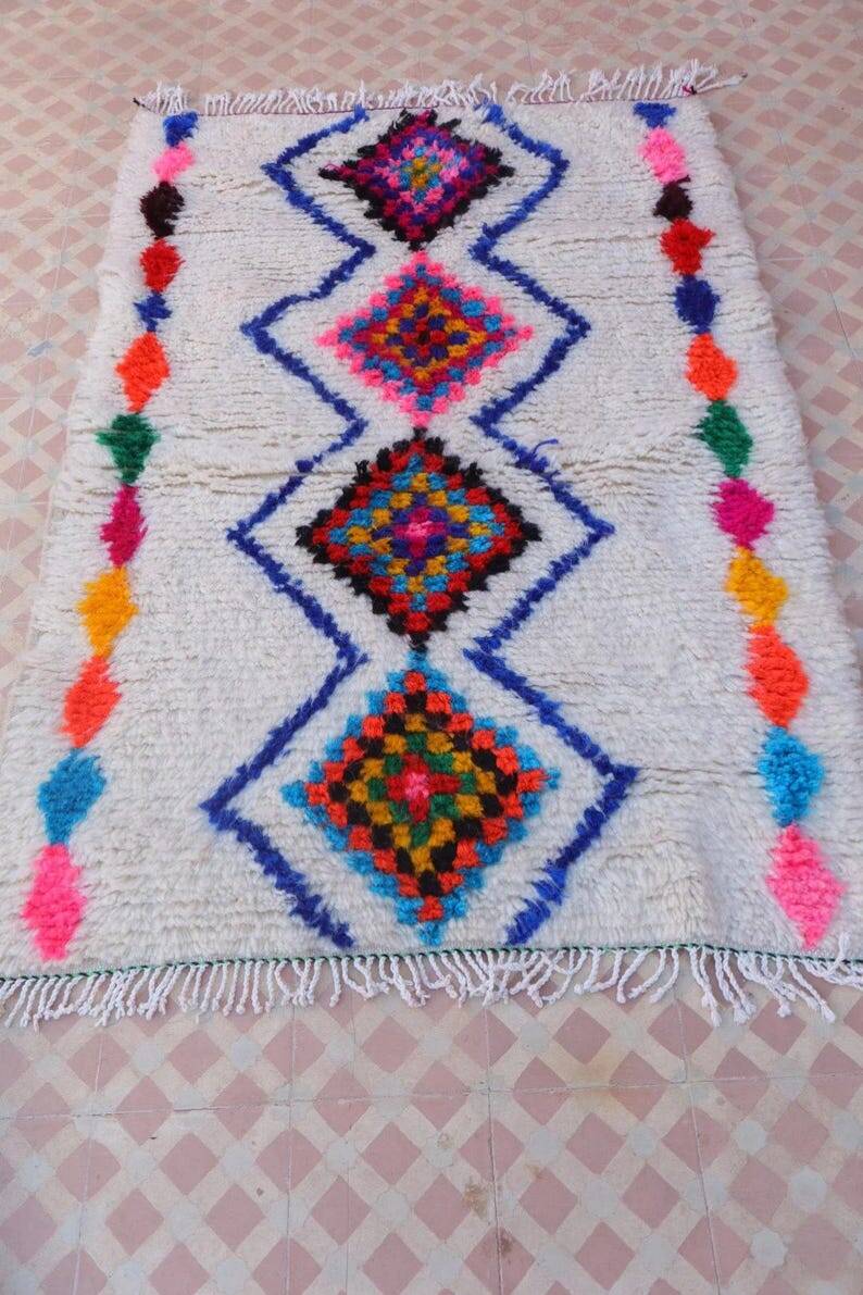 Ecru Moroccan rug with coloured patterns 250cm x 150cm