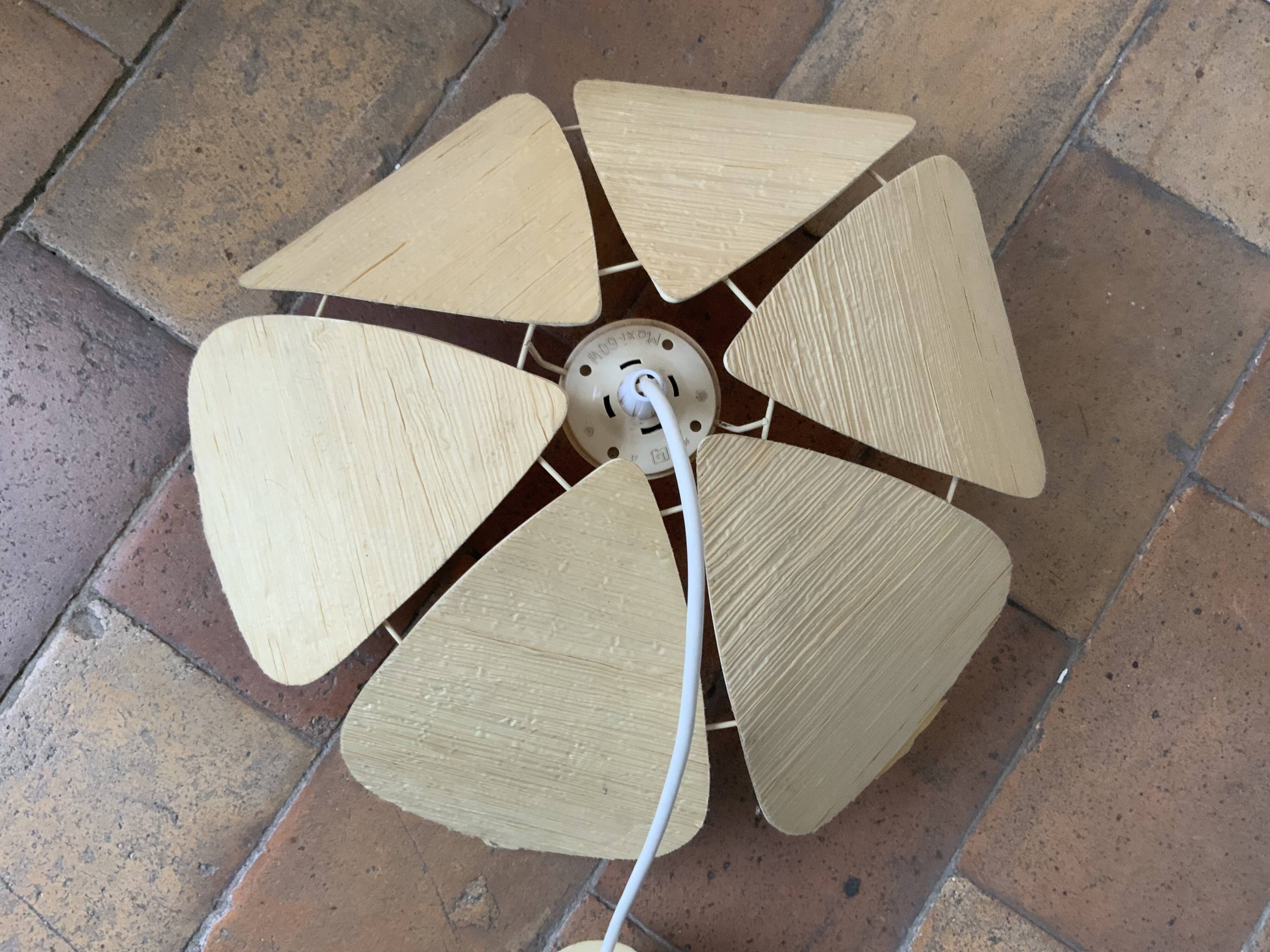 Vintage flower suspension