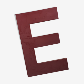 Letter sign E