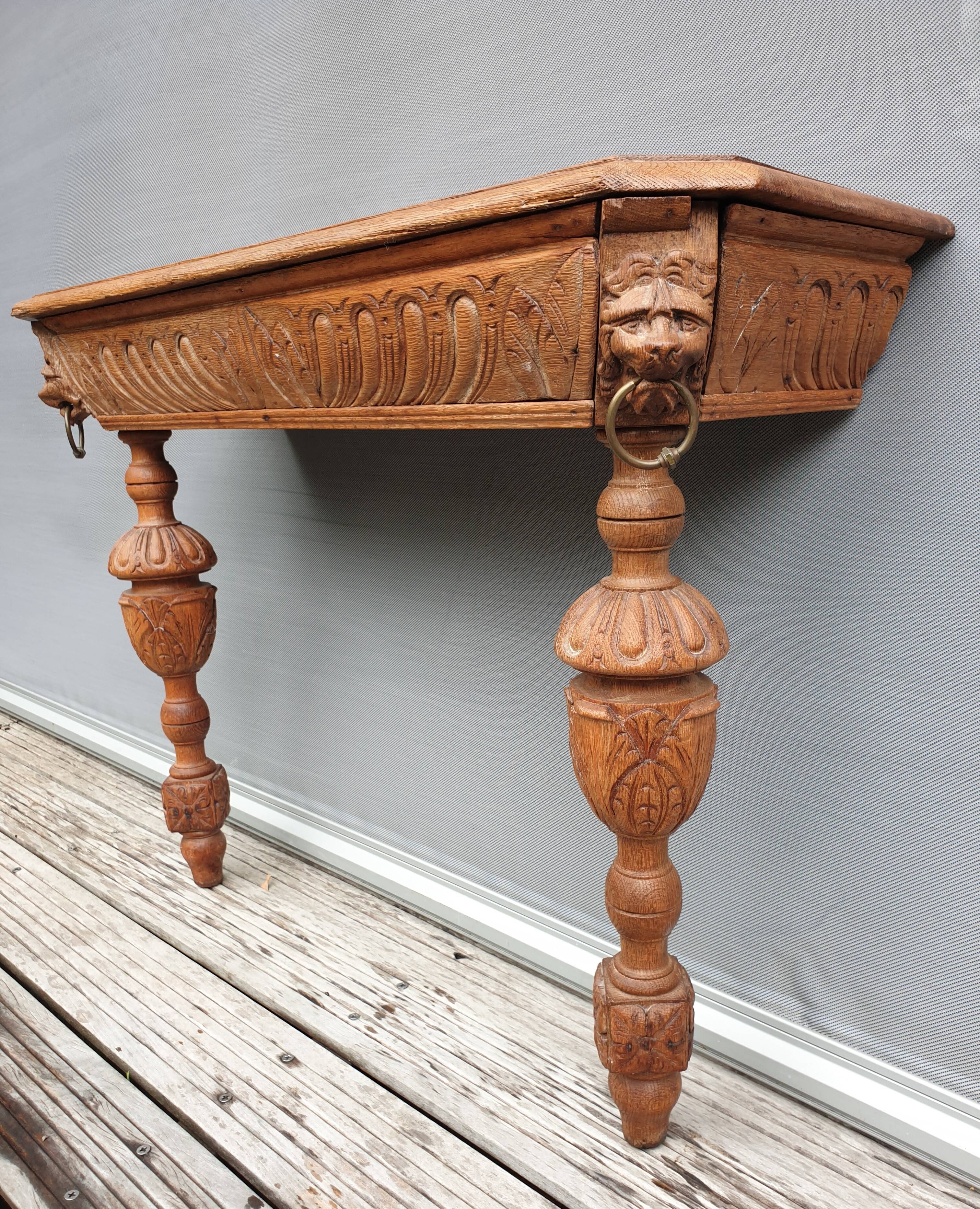 Neo-Gothic lion-headed applique console