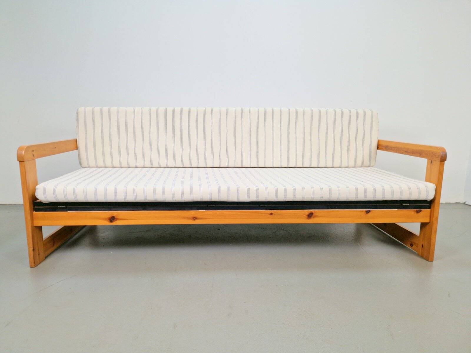 Lit de jour en pin scandinave moderne, années 1970