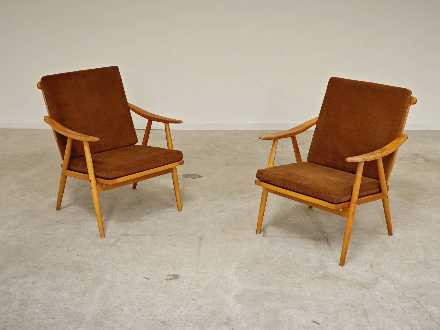 Pair of Boomerang Ton armchairs (Thonet) by Antonin Suman 1960