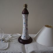 Lampe à poser de table de chevet d’appoint en faïence et socle en bois