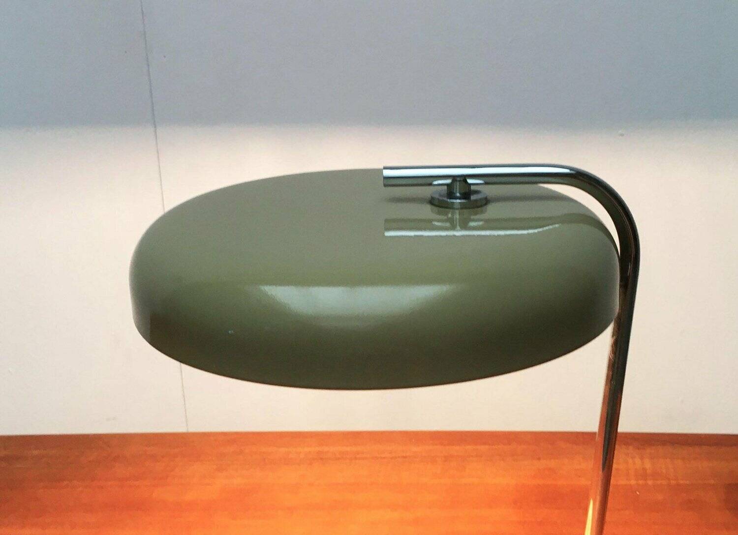Minimalist German table lamp from the mid-century space age by Hustadt Leuchten, 1960s.