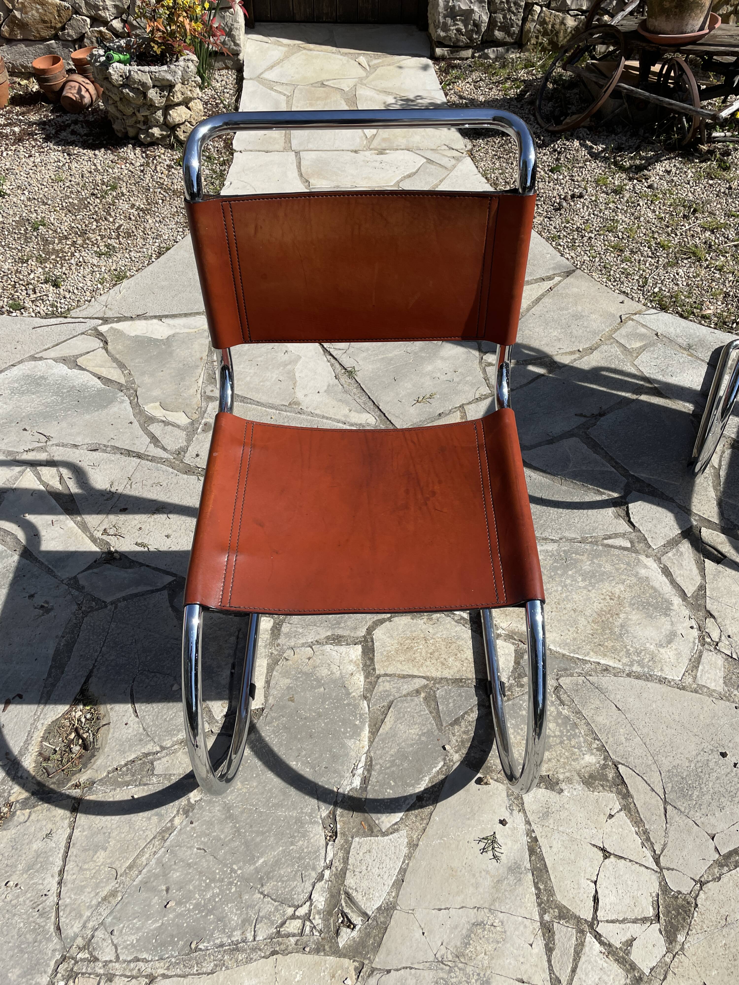 4 chaises Design Mies Van Der Rohe édition années 80