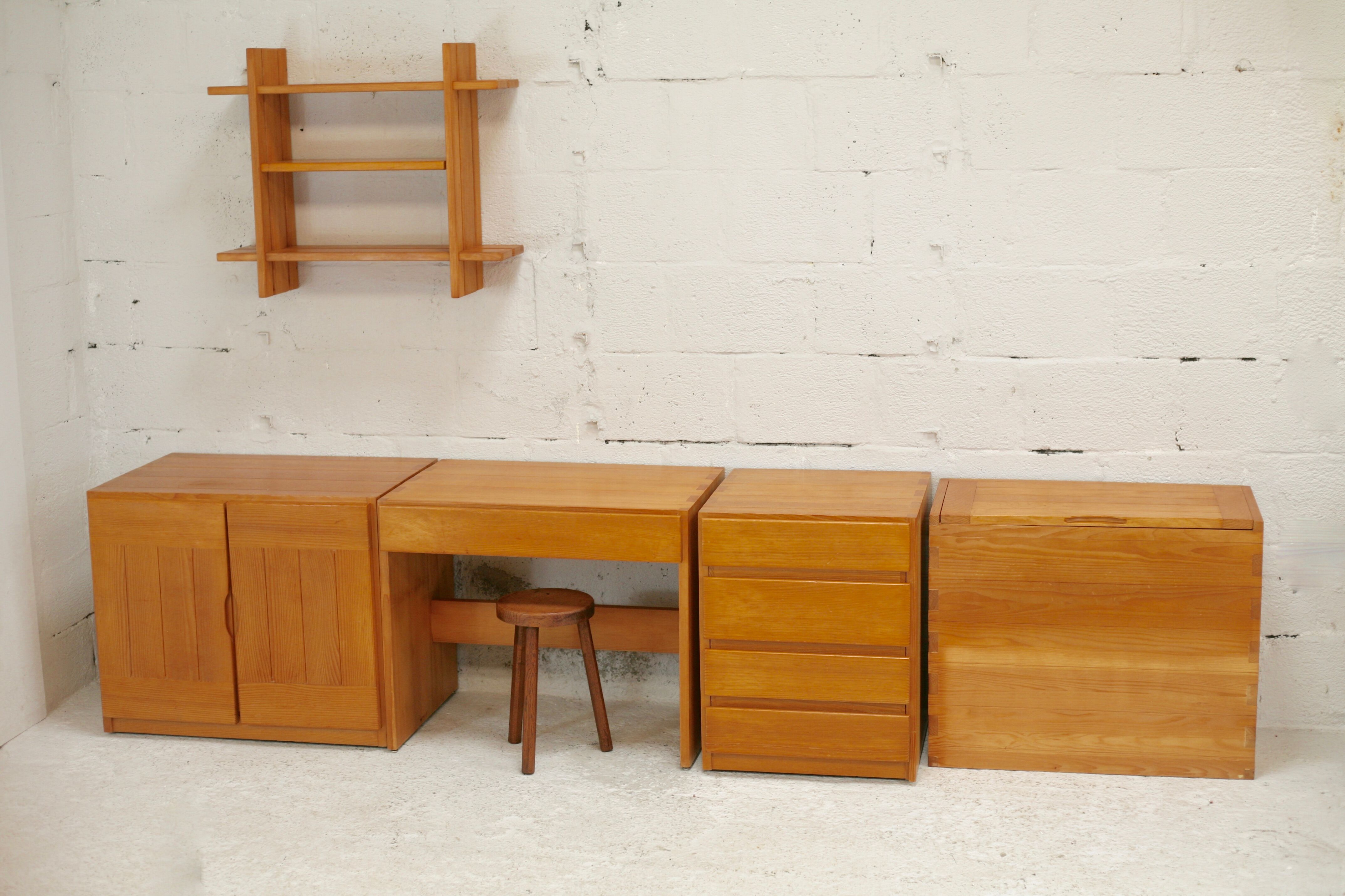 Maison Regain: modular office set. Pine. France, circa 1975