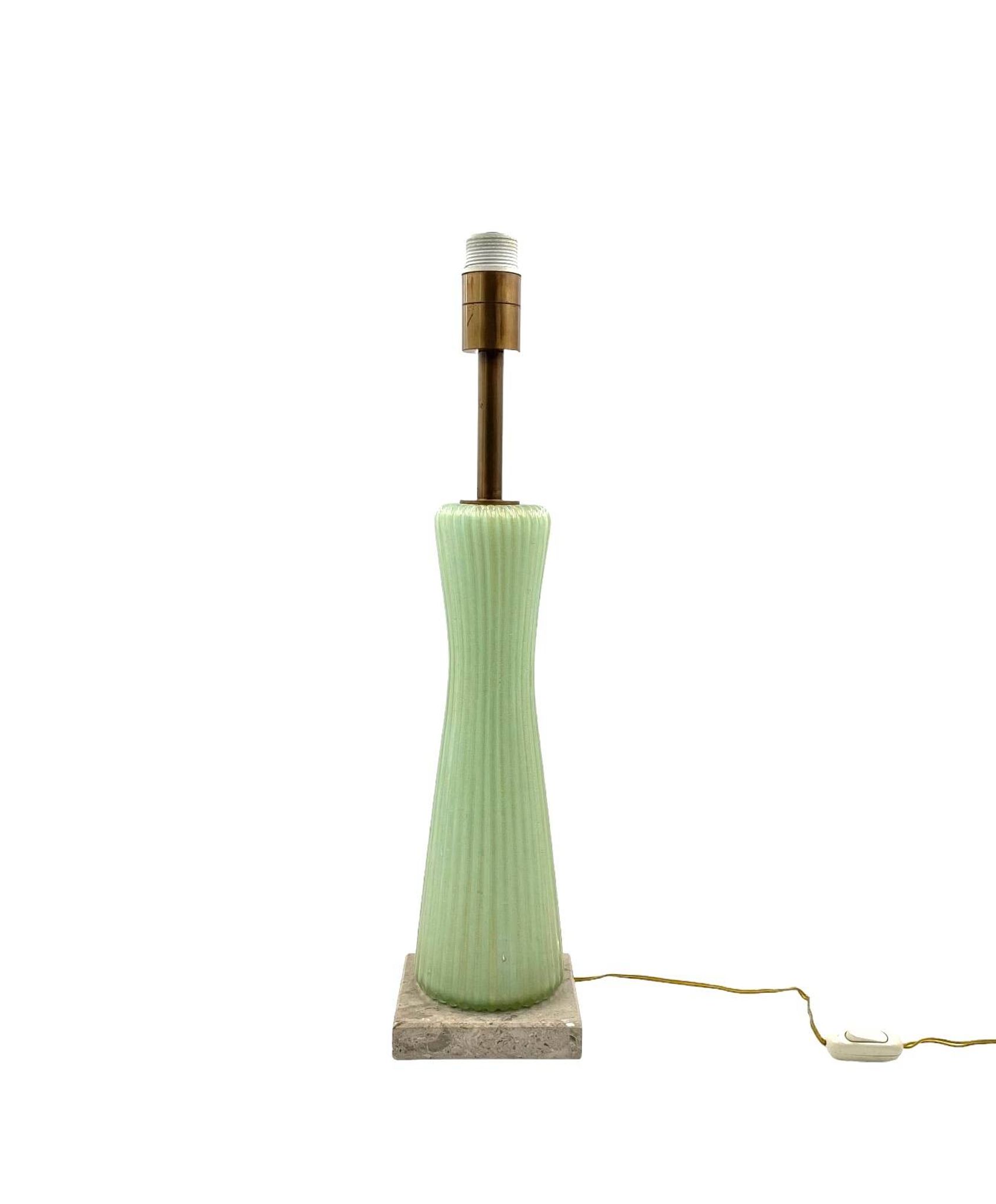 Mid-century modern green Murano glass Table lamp, Barovier & Toso style  Italy, 1940s