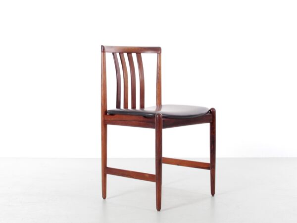 Suite de 4 chaises scandinaves en teck