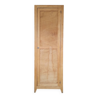 Armoire parisienne