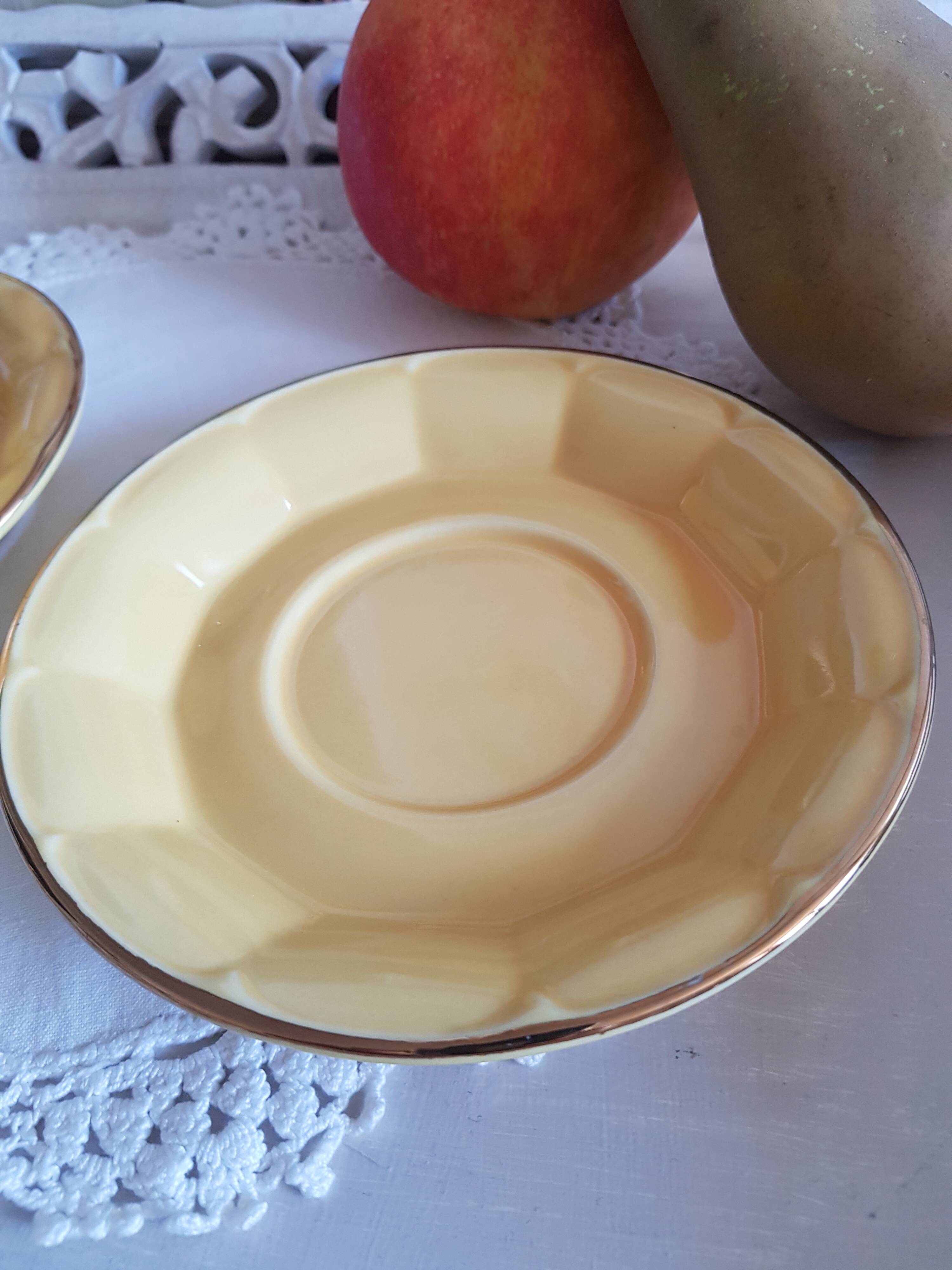 Duo of chocolate cups, breakfast, Bistro style, porcelain, yellow and gold