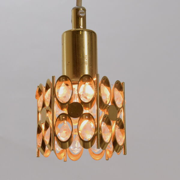 Deux suspensions en laiton doré et cristal, de Palwa, design 1960