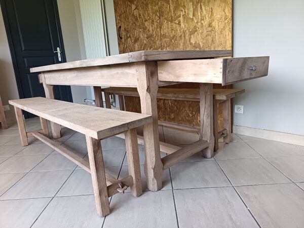 Table de ferme avec 2 tiroirs et 2 banc rénovée