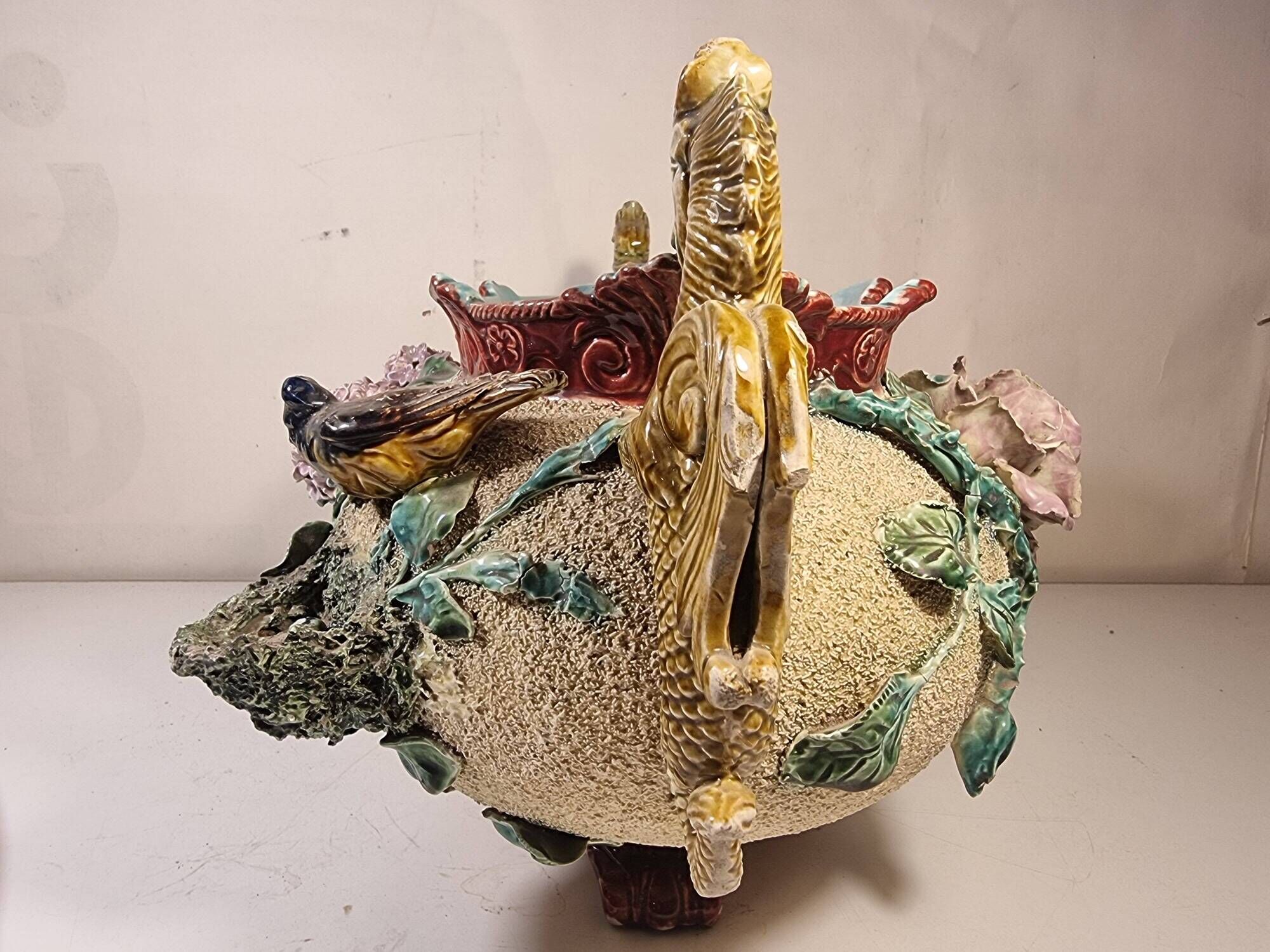 Earthenware cache-pot