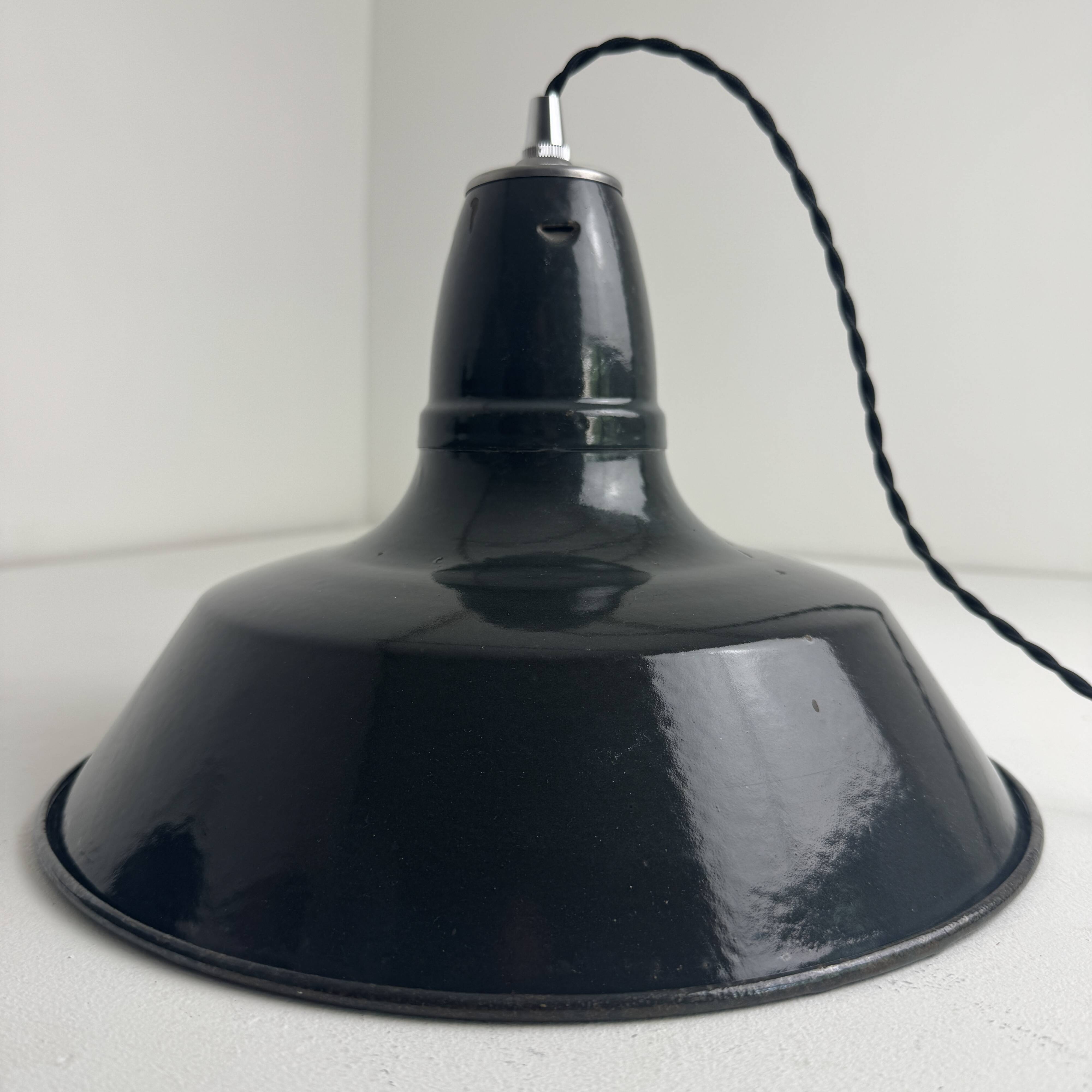 OLD ENAMELLED INDUSTRIAL WORKSHOP SUSPENSION