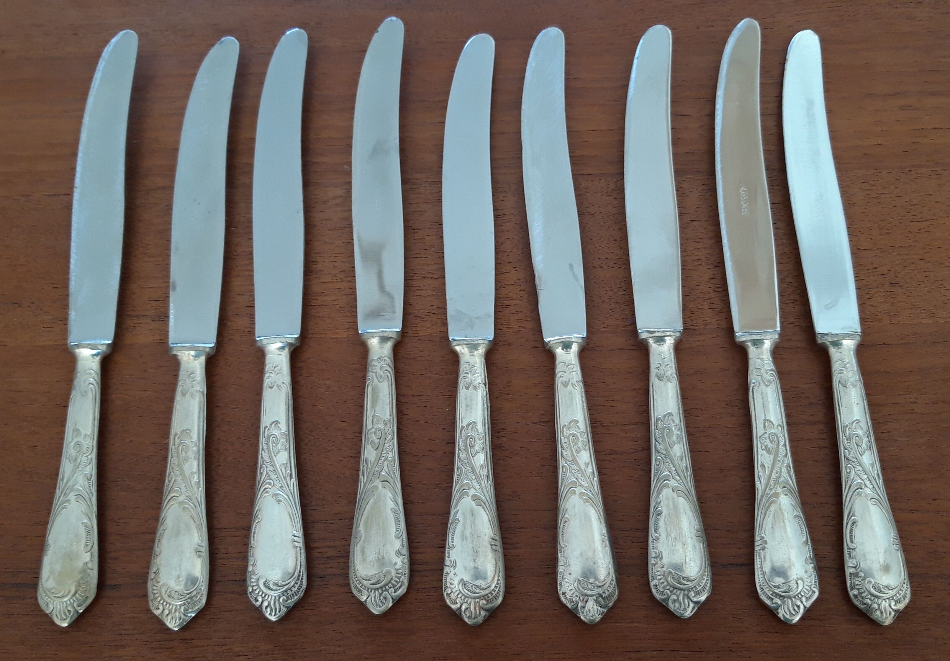 Set of silvered metal cutlery 1/1000th