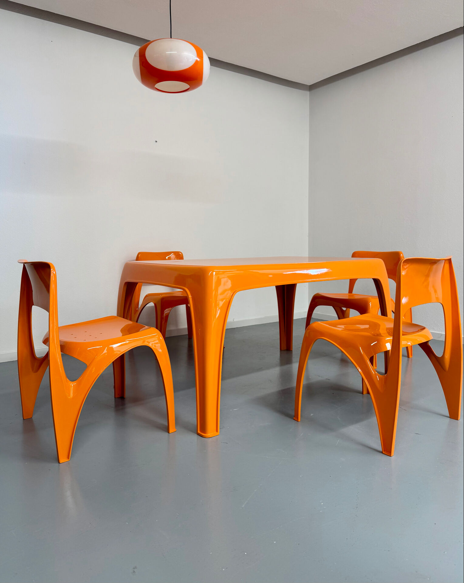 Table and 4 dining chairs designed by Preben Fabricius, Interplast, 1970s.