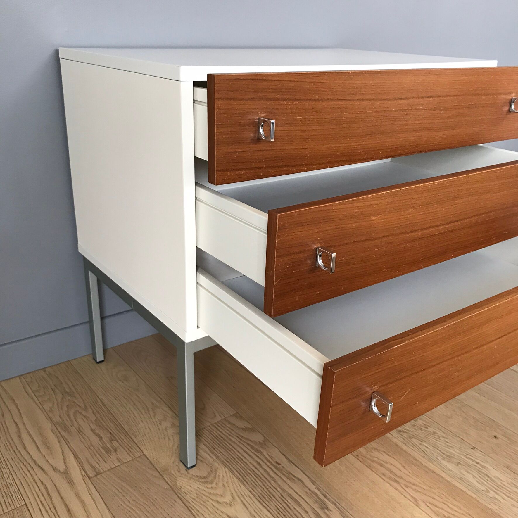 Brasilia-werk dresser white and teak 3 drawers years 60