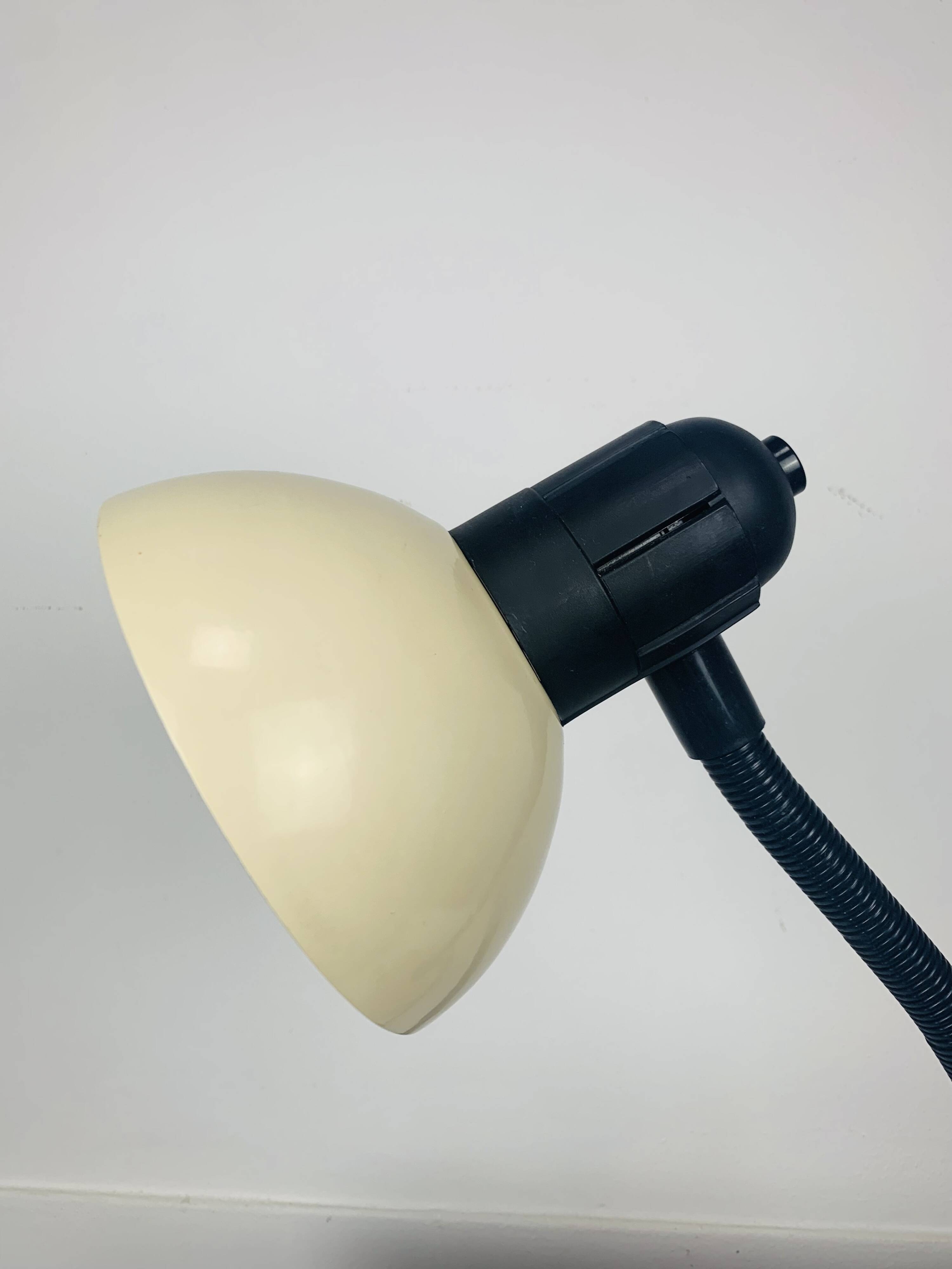 Vintage beige metal desk lamp