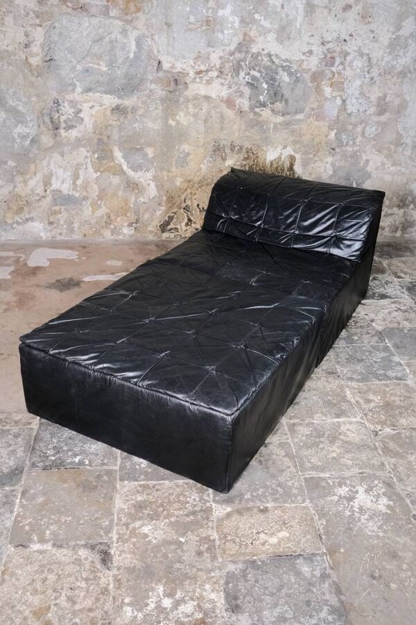 Canapé en cuir noir Player par Hans Hopfer pour Roche Bobois, 1972