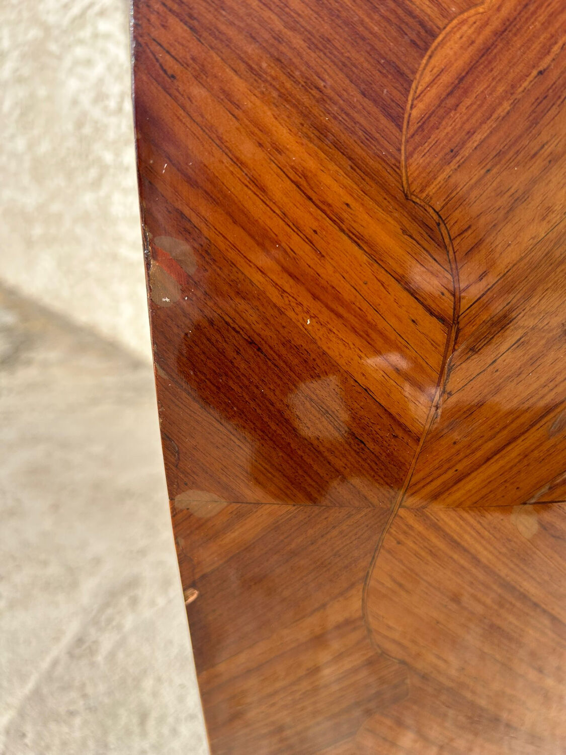 Rosewood chest of drawers